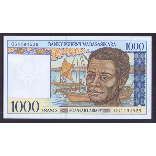 1000 франков в рублях. 1000 Франков купюра. Банкнота Мадагаскара 1000. Мадагаскар 1000 франков 1966. Altun ma на купюре номиналом Тайланд.